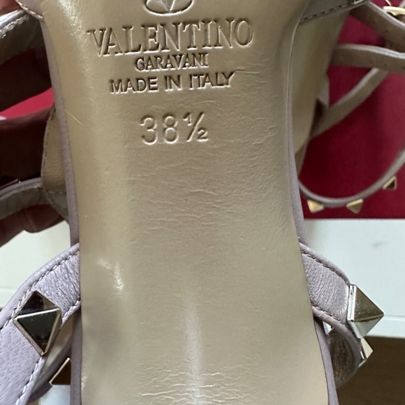 Sandals - Picture 2 of 6